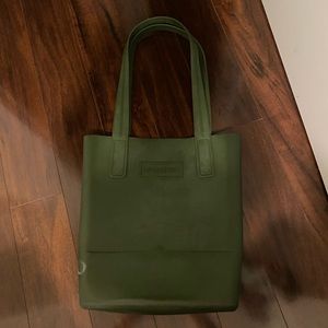 Hunter Tote bag
